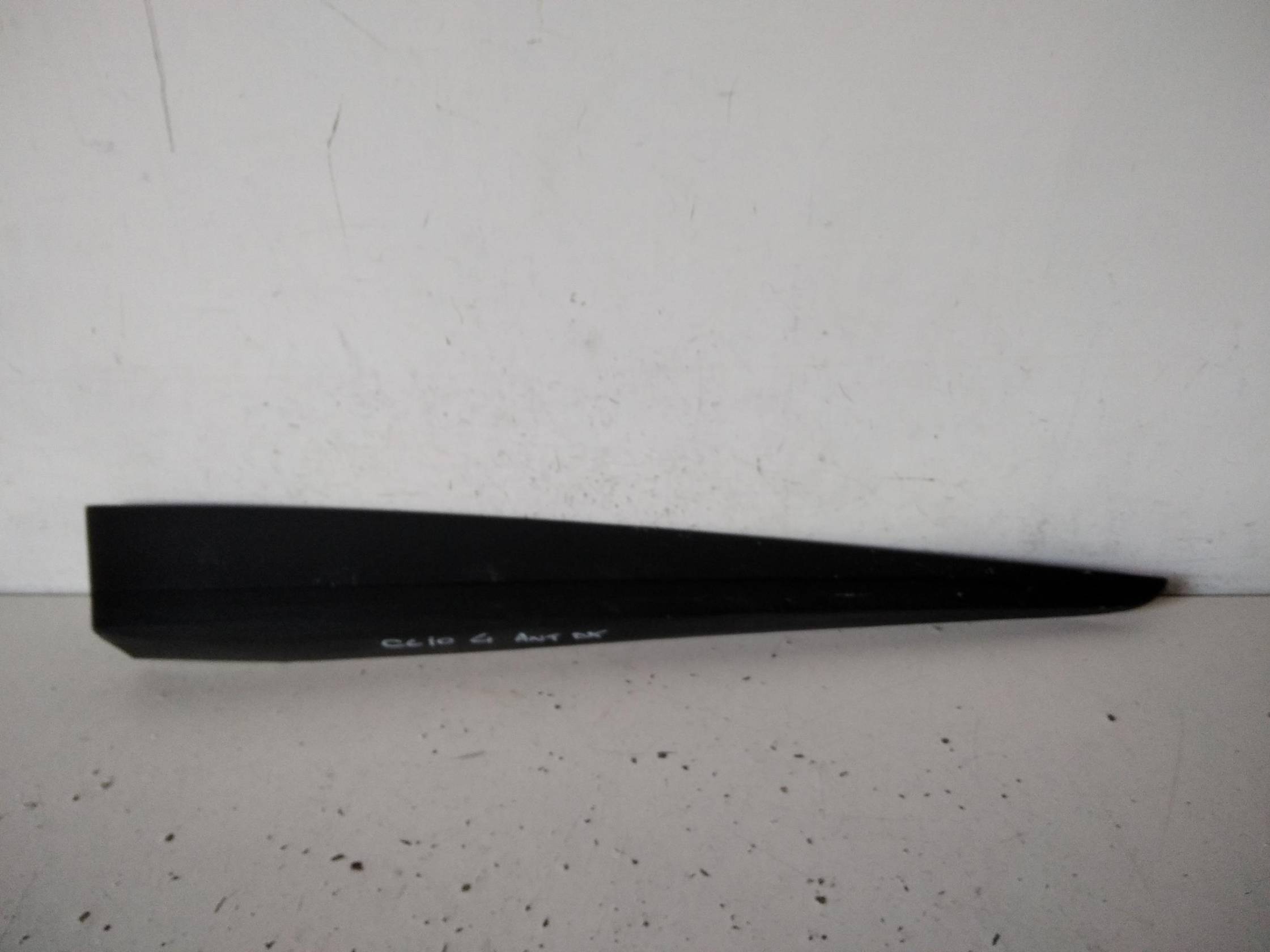 Modanatura porta ant. dx.